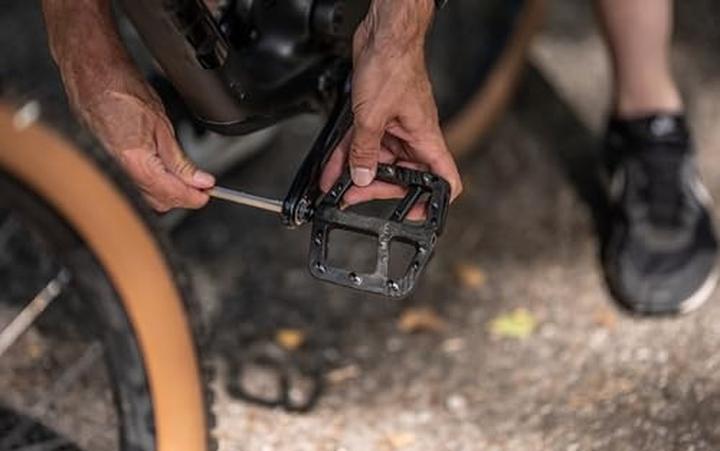 Produktbild BBB Flatpedal Decoder Composite grau