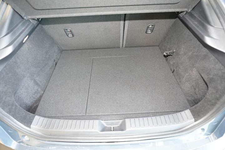 Aristar Boot tray for Mazda CX-30 from 2019 until today (with Smart Cargo System)