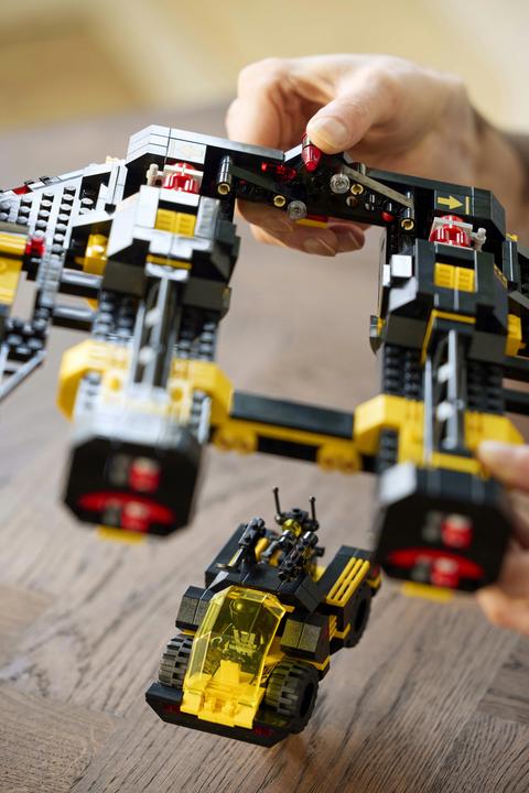 Actual product image LEGO Blacktron Renegade (10355, LEGO Icons, LEGO Rare sets)
