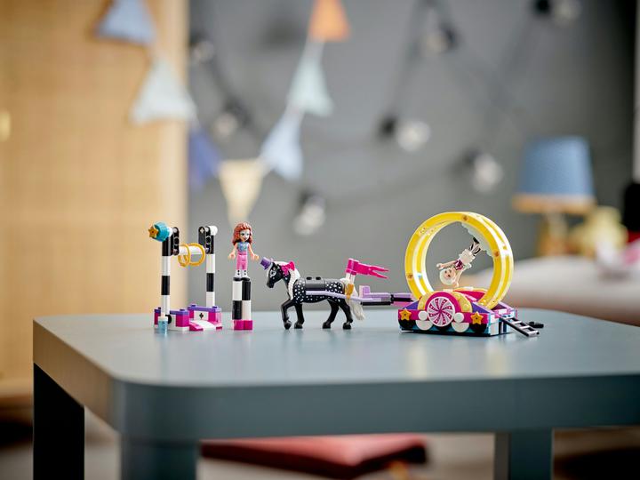 Actual product image LEGO Magic acrobatics show (41686, LEGO Friends)