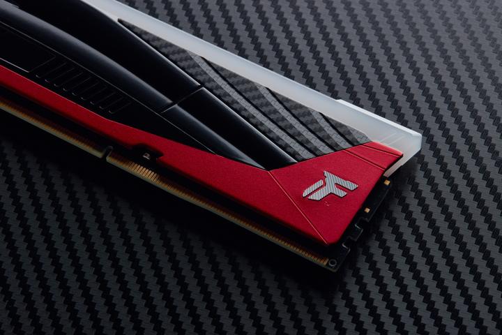 Productafbeelding Kingston 48 GB 8000MT/s DDR5 CL36 DIMM FURY Renegade RGB LE XMP (2 x 24GB, 8000 MHz, DDR5 RAM, DIMM 288 pin)