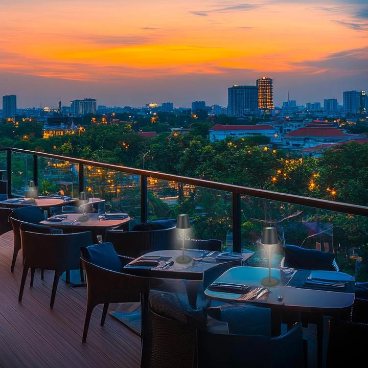 Image du produit Briloner Lampe de table LED RVB rechargeable avec station de charge, réglable en continu (200 lm)