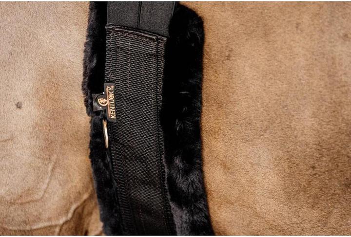 Produktbild Kentucky Horsewear Sattelgurt künstliches Lammfell mit Elast