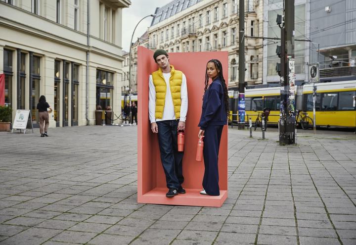 Actual product image Stanley Becher IceFlow Flip Straw 0 89 L Hot Coral (0.89 l)