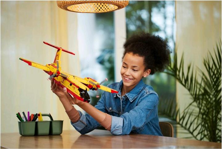 Produktbild LEGO Firefighter Aircraft (42152, LEGO Technic)