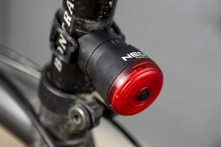 Produktbild Neo Fahrradrücklicht, STOP-Funktion