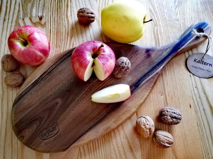 Actual product image Das Brettl Kaltern walnut cutting board