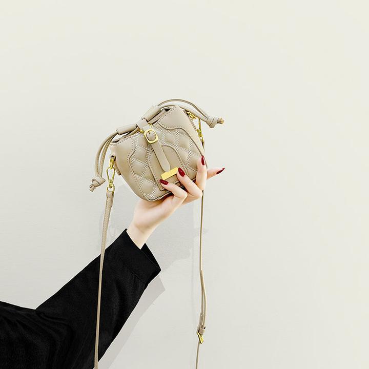 Only-Bags.Store Schicke Mini Crossbody Bucket Bag - Kollektion Frühjahr/Sommer 2024, luxuriöse Textur