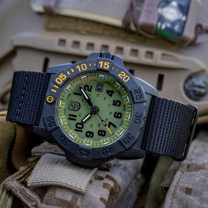 Image du produit Luminox Navy Seal XS.3517.NSF.SET (Montre analogique, 45 mm)