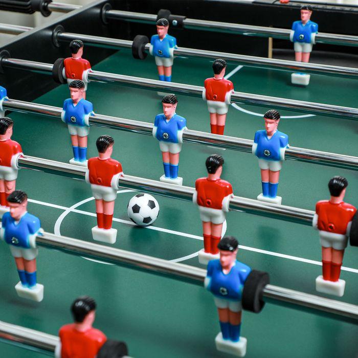 Produktbild Swisshandel24 4 in 1 Multigame Spieletisch, Partyspieltisch mit Tischtennis Stahl, Naturholz