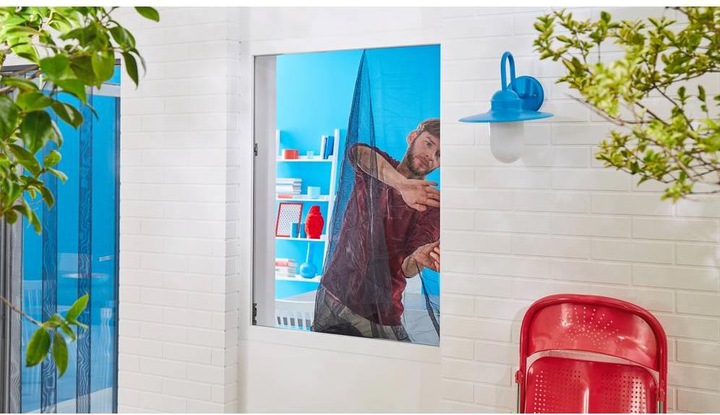 Image du produit tesa Moustiquaire STANDARD pour fenêtre, avec bande Velcro, sans perçage (130 x 150 cm)