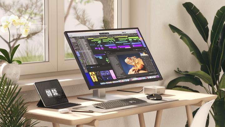 Actual product image Alogic Clarity 6K Touch 32C6KPDTF (6016 x 3384 pixels, 32")