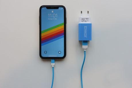 Actual product image Schwaiger 230V Charging adapter USB white/blue (10.50 W, 1 portion)