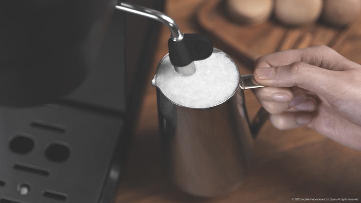 Actual product image Cecotec Cafelizzia 790