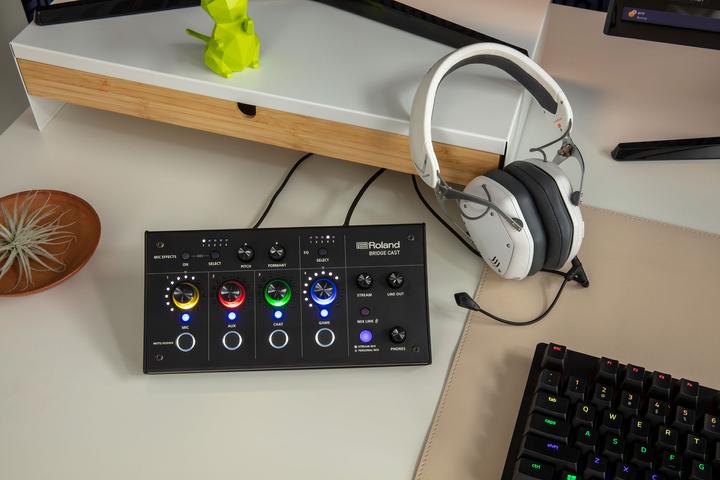 Actual product image Roland Bridge Cast Dual Bus Gaming Mixer (USB, 3.5mm jack)