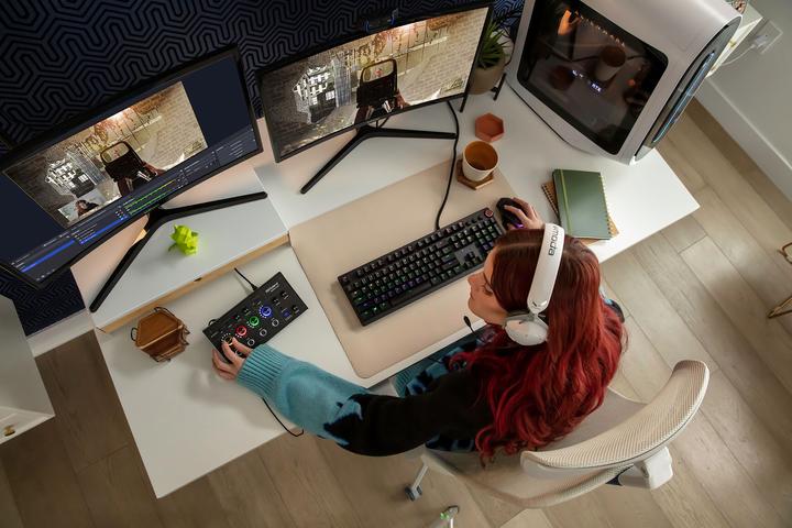 Actual product image Roland Bridge Cast Dual Bus Gaming Mixer (USB, 3.5mm jack)