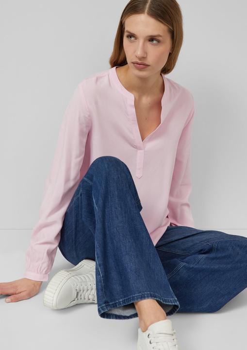 Immagine prodotto s.Oliver Bluse Fliessende Viskosebluse mit Rundhals mit V-Ausschnitt (32)