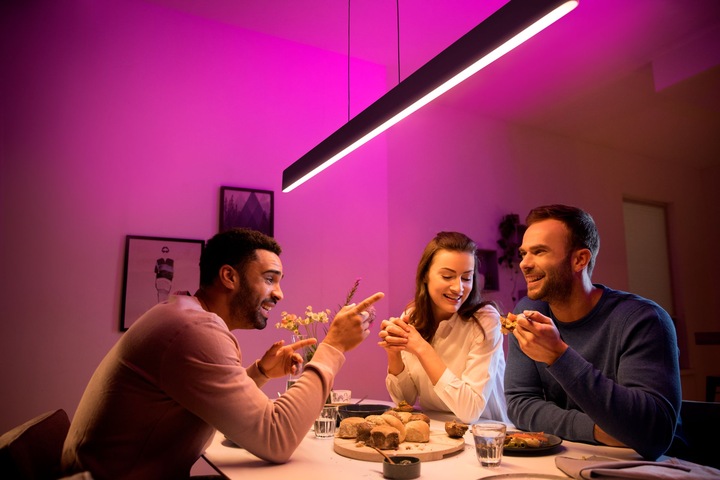Actual product image Philips Hue Ensis (4750 lm)