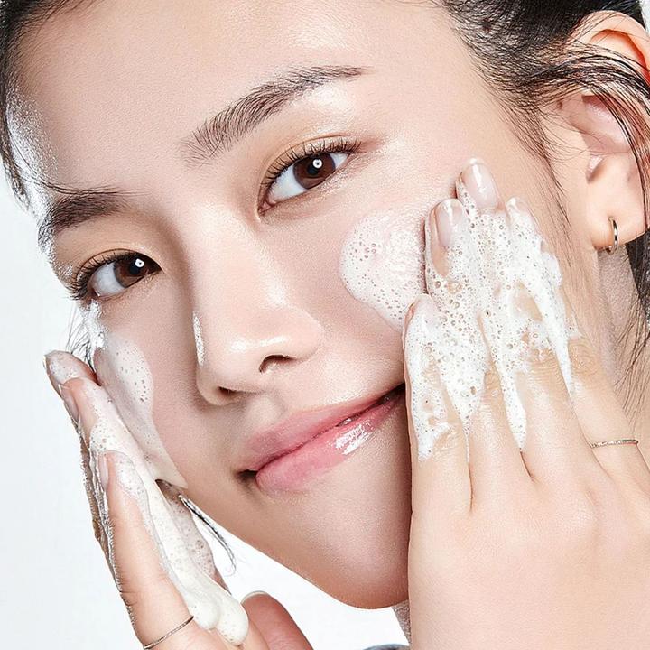 Actual product image Anua 8 Hyaluronic Acid Hydrating Gentle Foaming Cleanser (Cleansing Foam, 150 ml)