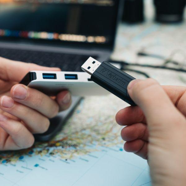 Produktbild Verbatim Store 'n' Go Pin Stripe (16 GB, USB-A)