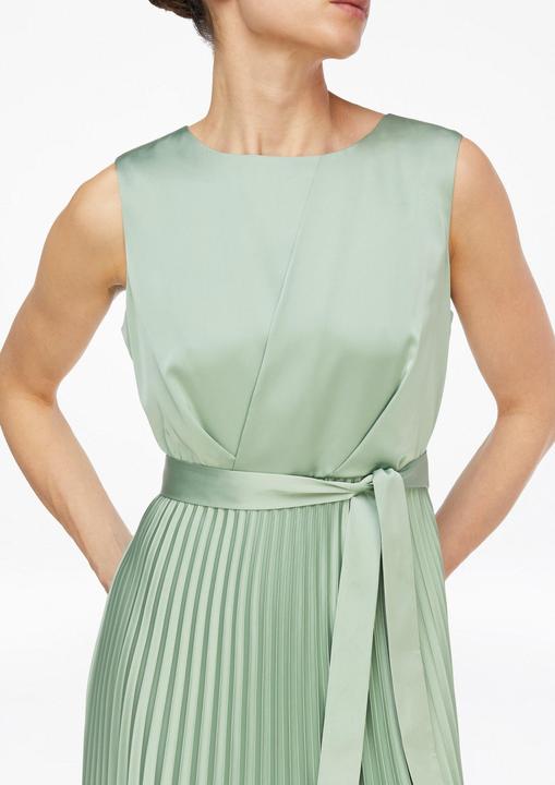 Produktbild Comma Satinkleid mit Plissée-Rock (32)