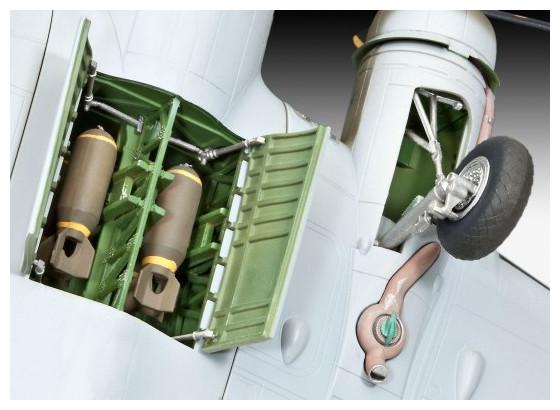 Actual product image Revell B-17F Memphis Belle