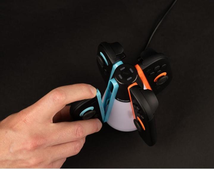 Produktbild Nacon Gaming Quad Charging Station mit Licht (Switch 2)
