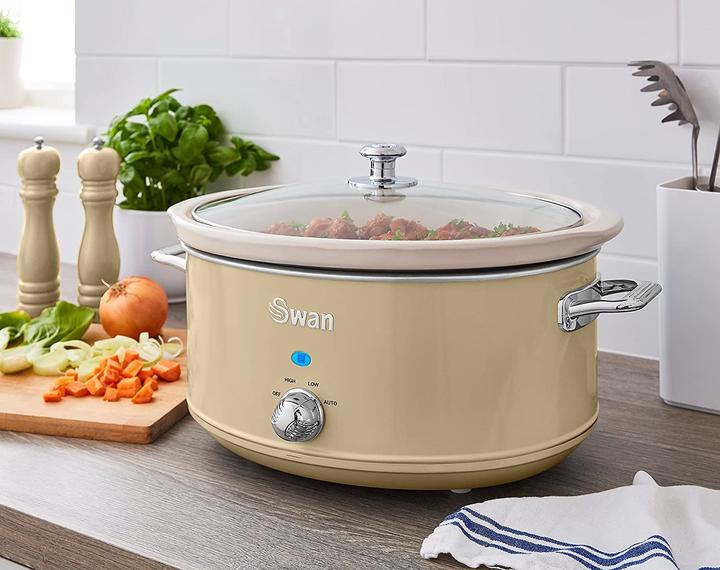 Image du produit Swan Rétro Slow Cooker 6,5L Crème