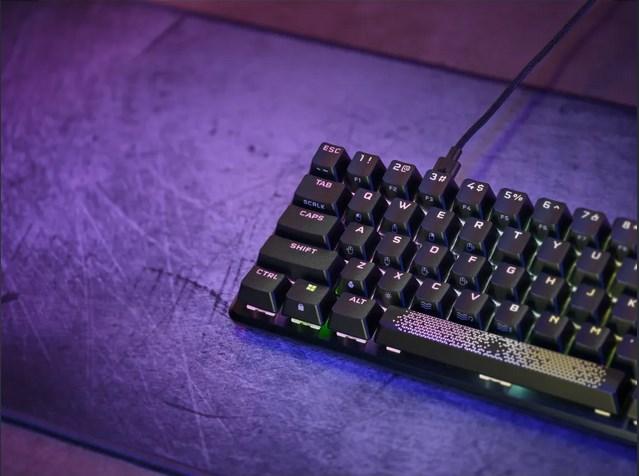 Actual product image Corsair K65 Pro Mini (DE, Cable)