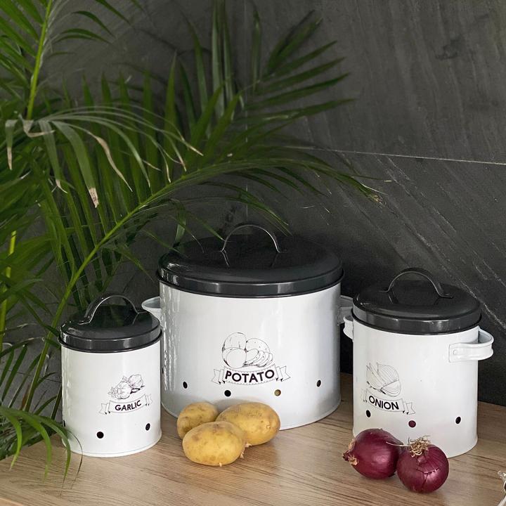 Actual product image Intirilife Set of 3 Food Storage Tins Storage Tins with Lids