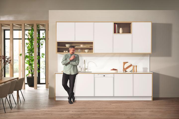 Actual product image Miele Dishwasher 12649220 Brilliant white