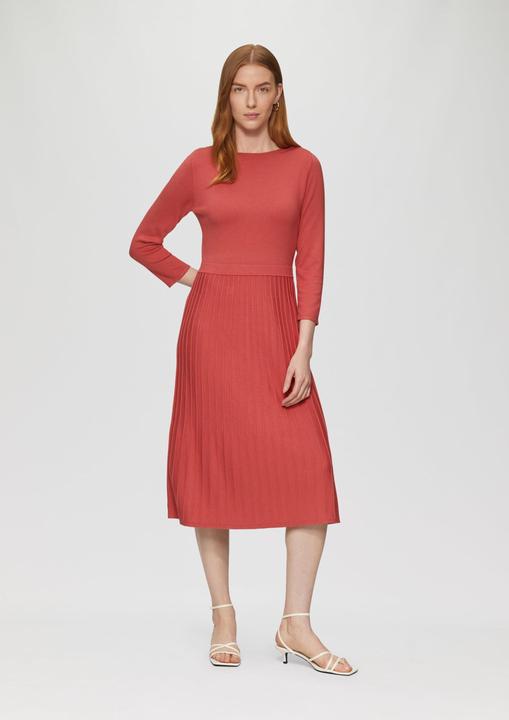 Image du produit s.Oliver Kleid Tailliertes Strickkleid mit plissiertem Rock (38)