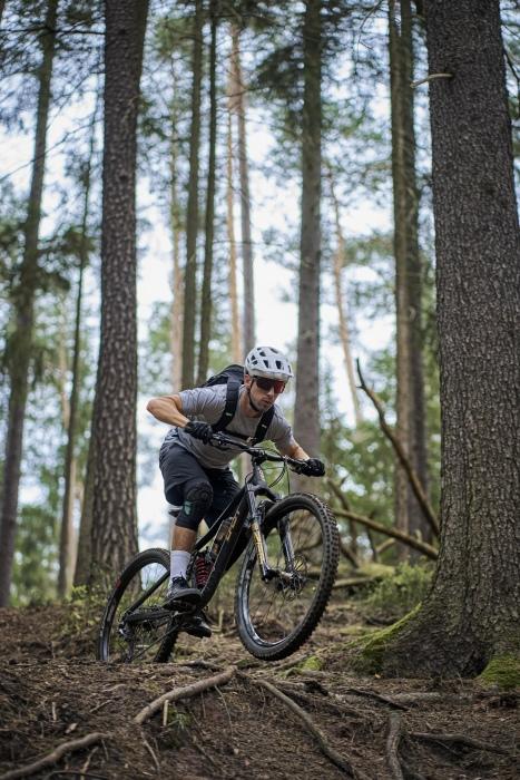 Actual product image Uvex Sports react MIPS (56 - 59 cm)