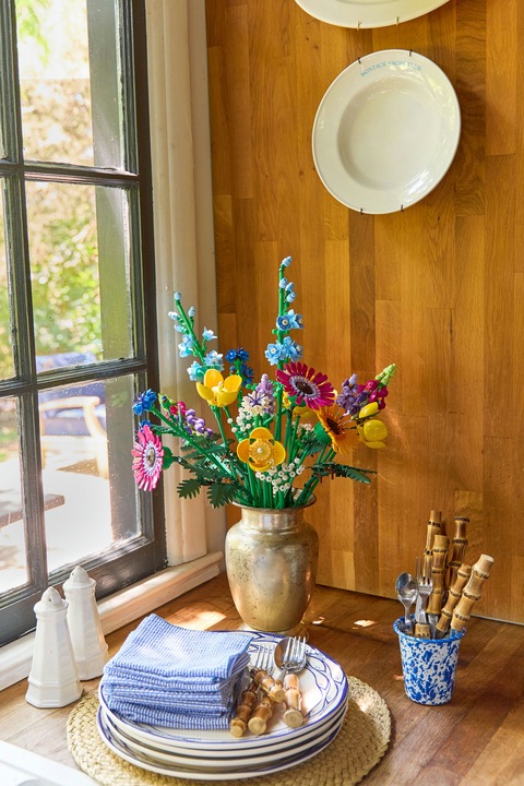 Actual product image LEGO Wildflower Bouquet (10313, LEGO Icons, LEGO Botanical)