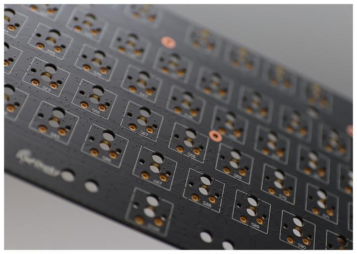 Immagine prodotto Ducky Tastiera da gioco One 3 Classic nera/bianca, LED RGB - MX-Red (USA) (USA, Cablato)