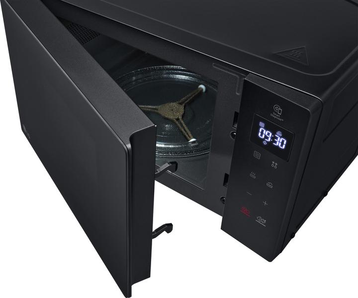 Actual product image LG MS2032GAS Microwave