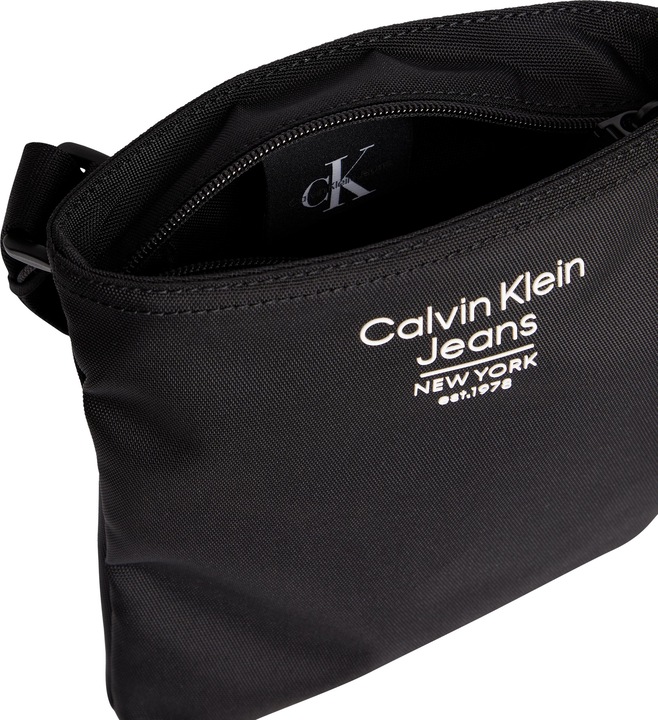 Immagine prodotto Calvin Klein CKJ Sport Essentials Flatpack 18 Est Nero (100% Poliestere riciclato)