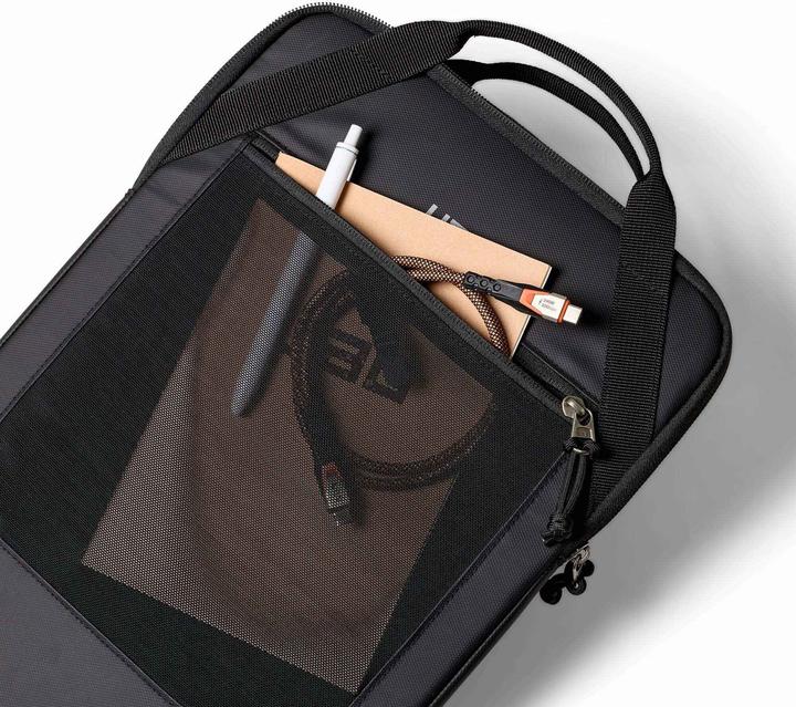 Produktbild UAG Ultimate Laptop Sleeve (16")