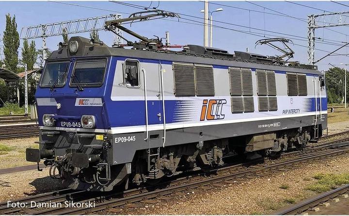 Actual product image Piko Electric locomotive/sound EP09 PKP VI + PluX22 Dec. (Track VI)