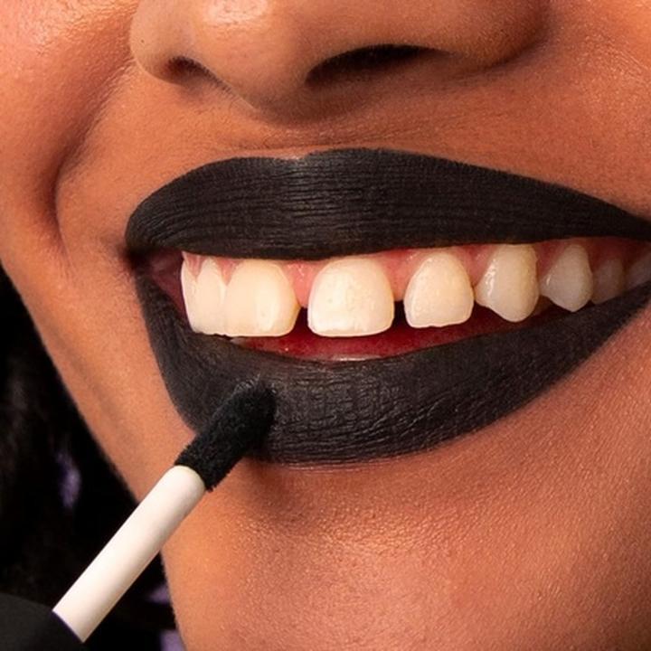 Immagine prodotto 3INA Makeup The Longwear Lipstick 900 Black Rossetto opaco a lunga durata con acido ialuronico - Vegan (900 - Nero)