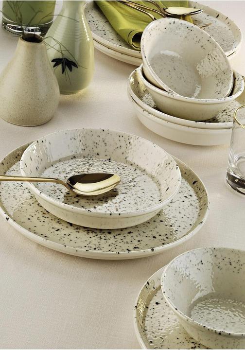 Actual product image Hermia Gleam Dinner Set (18 pcs.)