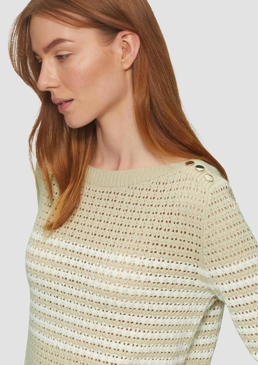 Actual product image S.Oliver Strickpullover Pullover aus leichtem Lochstrick mit dekorativen Knöpfen (32)