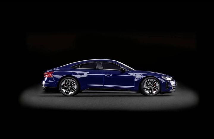 Actual product image Revell Audi e-tron GT easy-click system