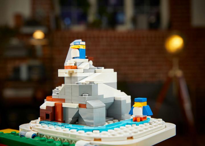 Actual product image LEGO Question Mark Block from Super Mario 64 (71395, LEGO Rare Sets, LEGO Super Mario)