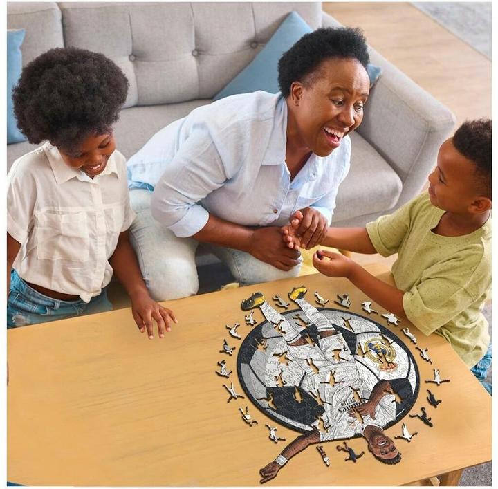 Actual product image Iconic Vinicius Jr. - Real Madrid - Wooden Puzzle Size S (150 pieces) (150 pieces)