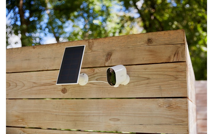 Produktbild Arlo Pro 4 Spotlight Kamera, 1er Set weiss (2688 x 1520 Pixel)