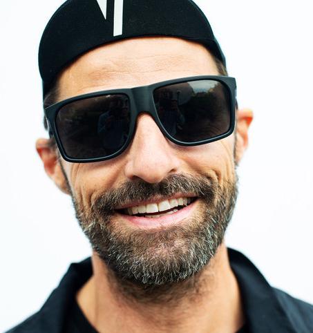 Actual product image Kall Sunglasses (Grey, Grey)