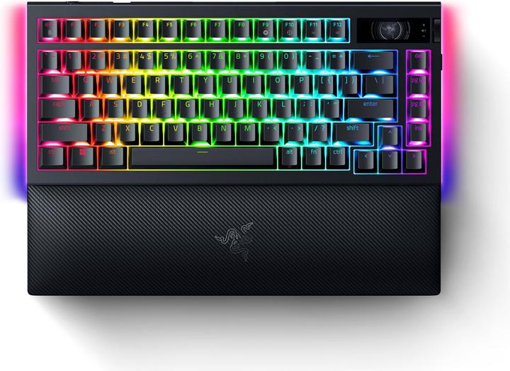 Actual product image Razer BlackWidow V4 Pro (US, Cable, Wireless)