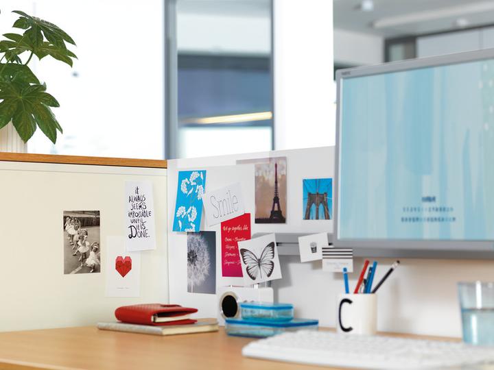 Produktbild tesa TACK doppelseitige Klebebads, transparente Klebestreifen