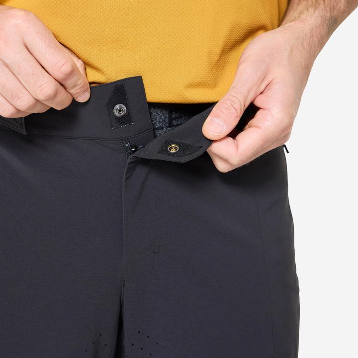 Produktbild Rockrider Velohose kurz atmungsaktiv Unisex schwarz (3XL)